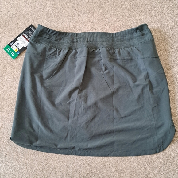 Kirkland Signature Active Skort Green Ladies Size XL Activewear Stretch NWT - Picture 10 of 11